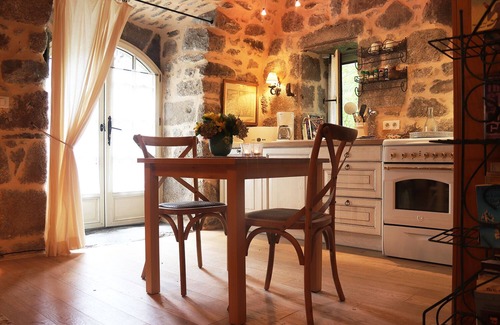 Entraygues-sur-Truyere Cottage | Le Studio: Charming cottage in Aveyron in the heart of the Lot valley