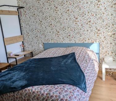 Oradour-Saint-Genest Apartment | Le studio du Sabotier