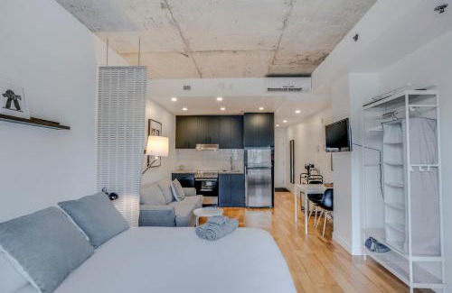 Vieux-Limoilou Apartment | Le Studio Picasso "parking inclus"