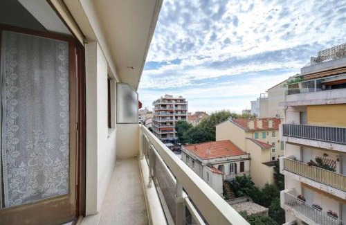 Antibes Old Town Apartment | Le Studio Provençal Welkeys
