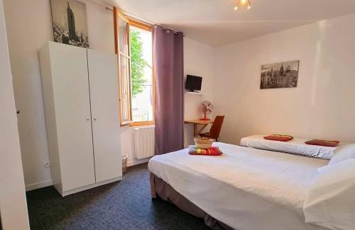 L'Arbresle Hotel | Le Terminus