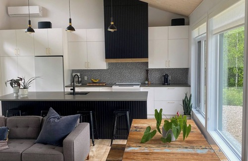 Saint-Alphonse-Rodriguez Ski Chalet | Le Toqué | Spa | Waterfront | Kayaks | Fireplace