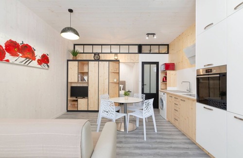 Saint Nicolas - Charles III - Ville vieille - Trois Maisons - Leopold Apartment | Le trésor des Soeurs Macarons