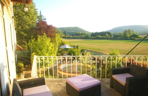 Sermizelles House | Le Trefle de l'Impériale House with garden, terrace 10 min:Avallon/Vezelay