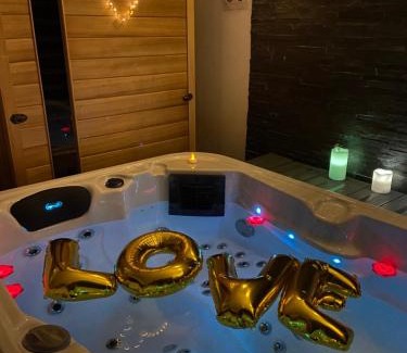 Tricot Apartment | le tricosy jacuzzi et sauna privatif