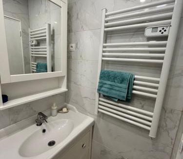 Chanot - Stade Velodrome Apartment | Le Vélodrome - la suite avec Clim et parking