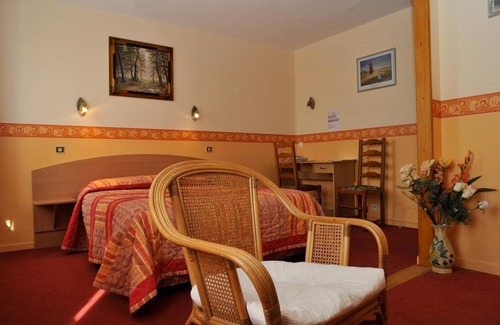 Launois-sur-Vence Hotel | Le Val de Vence