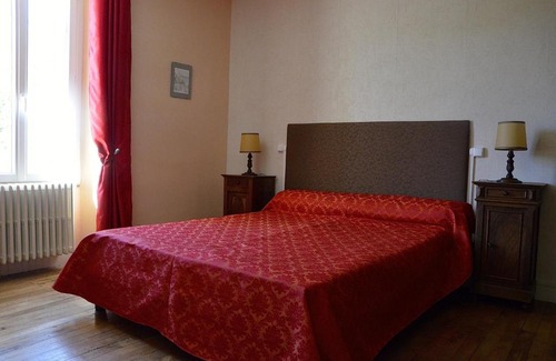 Reaux Bed & Breakfast | Le Vieux Noyer
