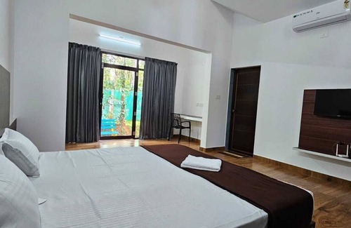 Sulthan Bathery Bed & Breakfast | Le Vista Resort - Wayanad