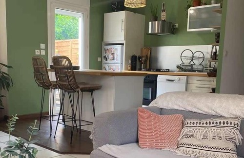 Poitiers House | Le Voltaire: a cozy and bright little house
