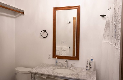 Mason Apartment | Lea Lou Lodge #4 on Broad St.