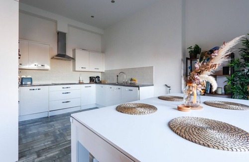 Barry Apartment | Leah Suite by Koya Homes - Sea View