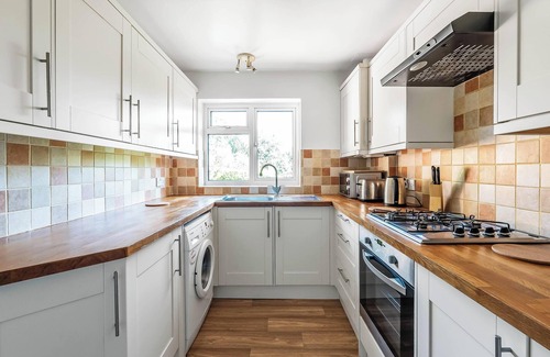 Fetcham Other | Leatherhead Surrey Maisonette 2 Bedrooms.