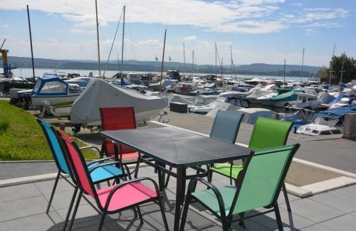 Vallamand Apartment | Leben im Hafen am idyllischen Murtensee