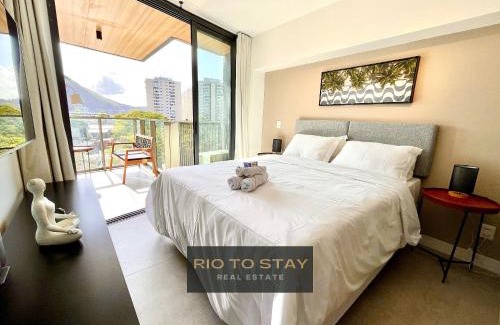 Leblon Apartment | Leblon Studio - View of the Christ, pool and gym