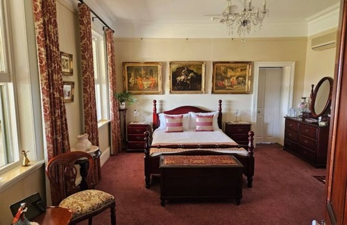 Leconfield Bed & Breakfast | Leconfield House, luxury and heritage hotels in Pokolbin Hunter Valley