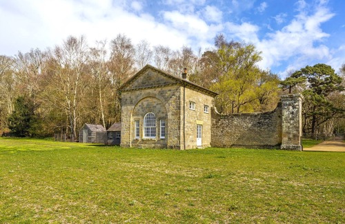 Petworth Cottage | Leconfield Lodge by inspirestays.com - a rural cottage that sleeps 2 guests in 1 bedroom