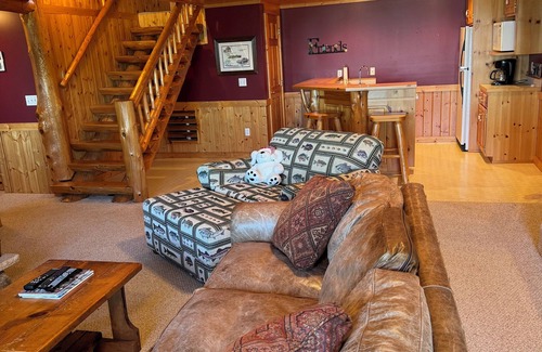 Whipholt Cabin | Leech Lake - Beach campfire sunsets and Prime Fishing and Swimming Getaway