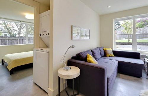 Greenwood Apartment | LEED Platinum Green Home Getaway