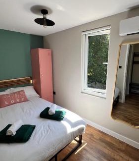 Horsforth Apartment | Leeds Airport & Trinity Uni Guest House