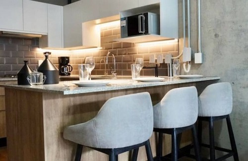Zona Minerva Apartment | LEF 208 American Zone