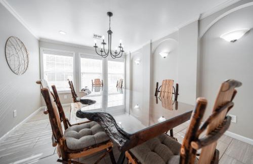 Gilbert House | LeFairview Chateau- Pickleball Heated Pool Jacuzzi