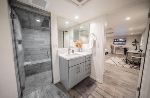 Gilbert House | LeFairview Chateau- Pickleball Heated Pool Jacuzzi