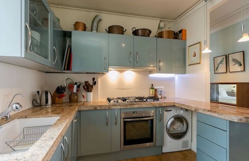 15th Arrondissement Apartment | Left Bank - Walk to Eiffel Tower - Safe and Authentic Neighborhood