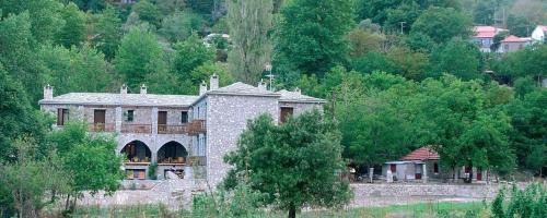 Central Tzoumerka House | Lefteri's & Loukia's Guesthouse in Tzoumerka with Pool