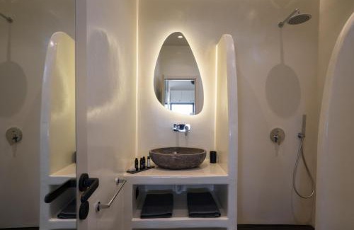Finikia Apartment | Legacy Private Villa ,Oia