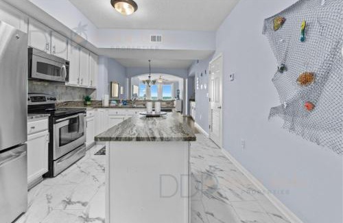 Gulfport House | Legacy Tower Two 1305