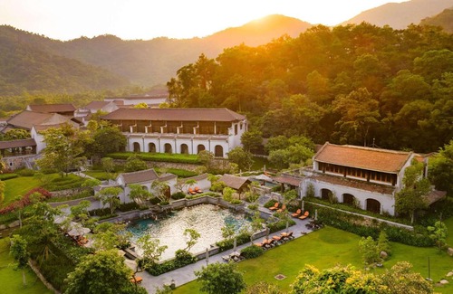 Uong Bi Hotel | Legacy Yen Tu - MGallery