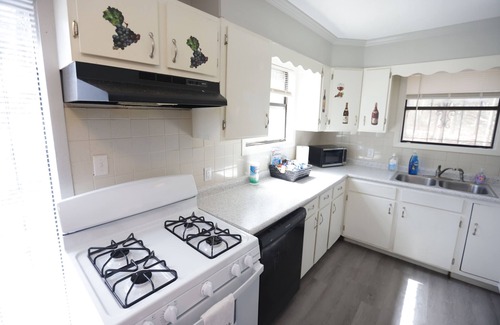 Grambling House | Legendary Hip Hop Inspired Home - Walking Distance to GSU