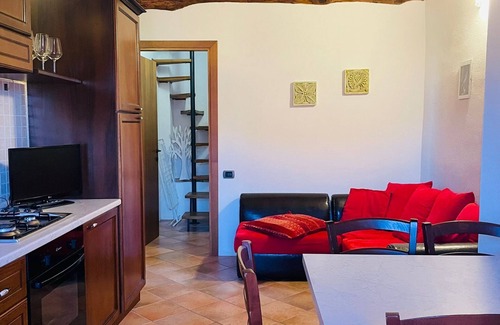 Castelnuovo di Val di Cecina Apartment | Legible Butterfly