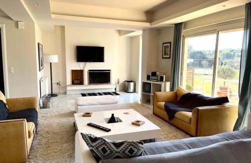 Lavreotiki Villa | Legrena Beach Villa