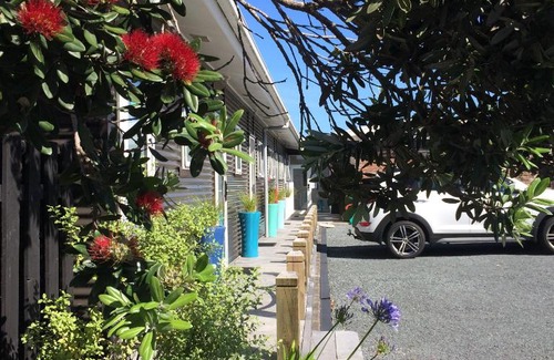Leigh Hotel | Leigh Central