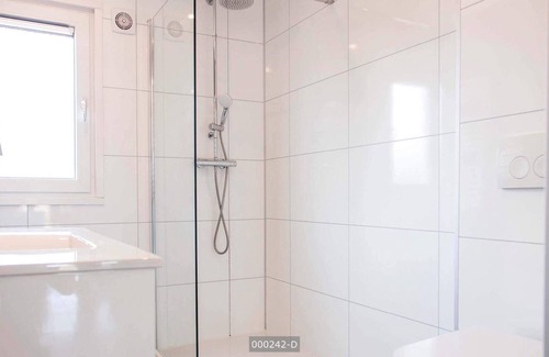 Cromvoirt Ski Chalet | ✓ Leijhoeve at Résidence de Leuvert ✓ Holiday home for 4 persons ✓ Located near Den Bosch (Noord-Brabant) ✓ Near De IJzeren Man ✓ Book directly through the park
