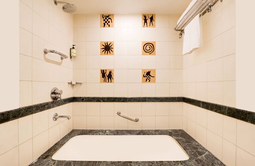 South Tukoganj Hotel | Lemon Tree Hotel, Indore