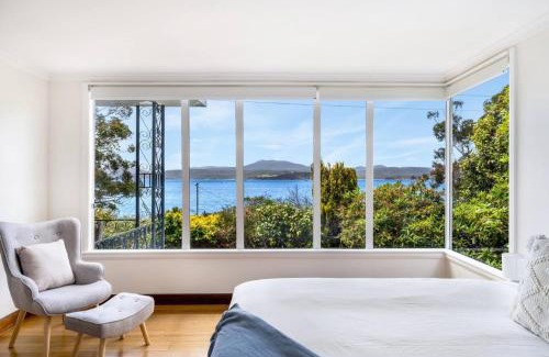 Police Point House | Lemonade by the Beach - Serene Huon Valley Retreat with Water Views