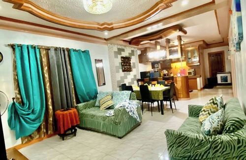 Davao House | Len's Staycation 3BDR-2BR-Downstairs ,Netflix&Wifi