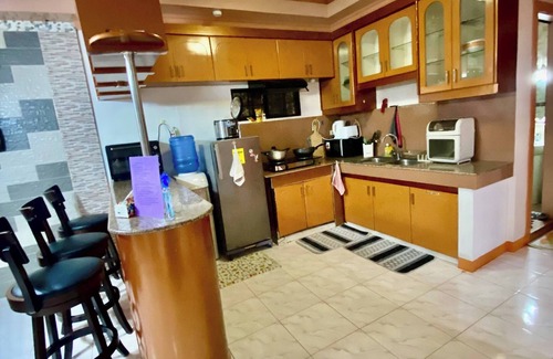 Davao House | Len's Staycation 3BDR-2BR-Downstairs ,Netflix&Wifi