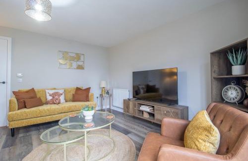 Falkirk Apartment | Lendrick House-Spacious 3 Bed House in Falkirk