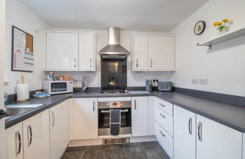 Falkirk Apartment | Lendrick House-Spacious 3 Bed House in Falkirk