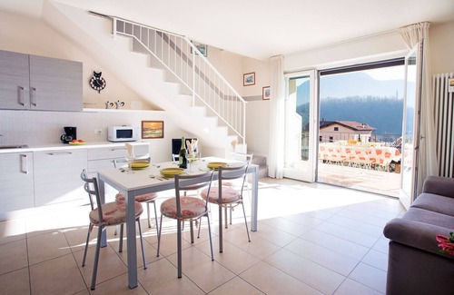 Tremezzina Apartment | Lenno Spese II –Village apartment In Lenno with pool by Italian Apartments.
