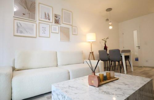 Prague 3 Apartment | Leo Cozy Flat Big Balcony Prague