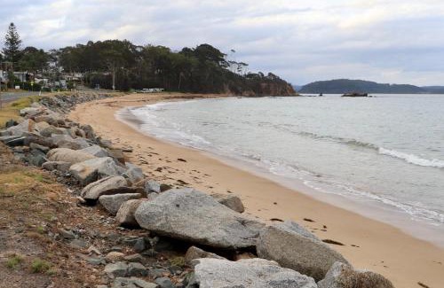 Batehaven Apartment | Leo's Beach Haven