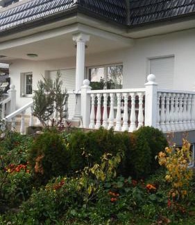 Strasshof an der Nordbahn House | Leon's Silberwald