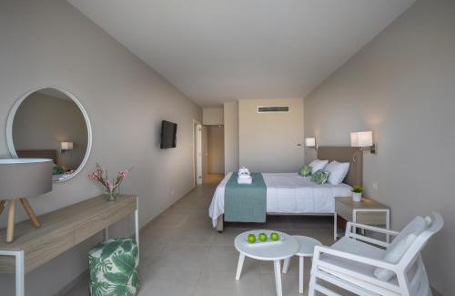 Chlorakas Resort | Leonardo Laura Beach & Splash Resort