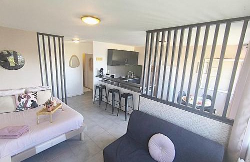 Mons-en-Baroeul Apartment | LeRelaisdOdile - Idéal PRO & Couple - Studio Cosy - Proche Metro - Parking Gratuit - Mons-en-Barœul - - WIFI HD - Smart TV - Entrée Autonome