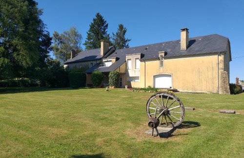 Saint-Vincent Apartment | LES 3 COLLINES Gîtes, Panorama sur les Pyrénées